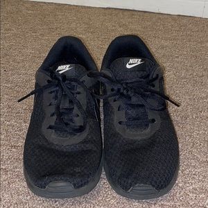 Women’s Nike Tanjun shoes